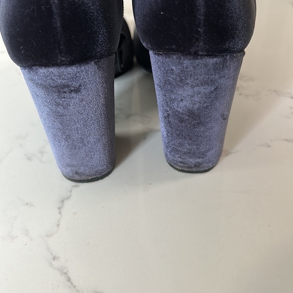 Nine West Blue Velvet Ankle Boots Size 6.5 - Picture 6 of 6
